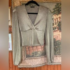 Dynamite lightly worn metallic top in great condition size XS